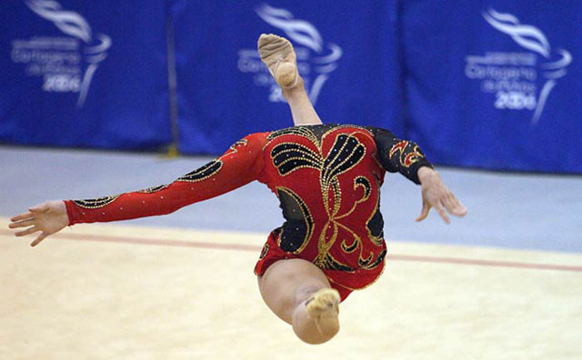 headless gymnast perfect timing